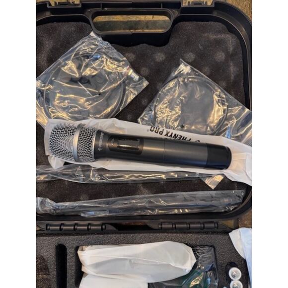 Phenyx Pro PTU-1U True Diversity Wireless Microphone System w 1000 Chanels - Picture 5 of 6